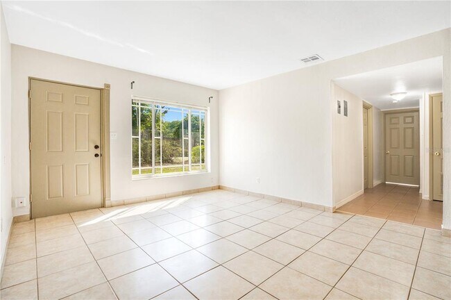 Foto del edificio - 64 N Alder Dr