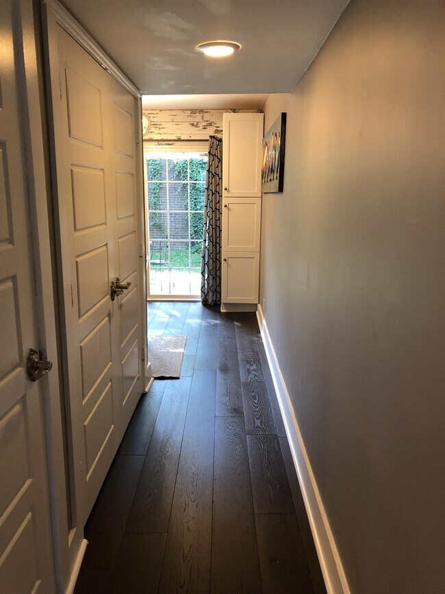 4958 Edmondson Pike, Nashville, TN 37211 Townhome Rentals in