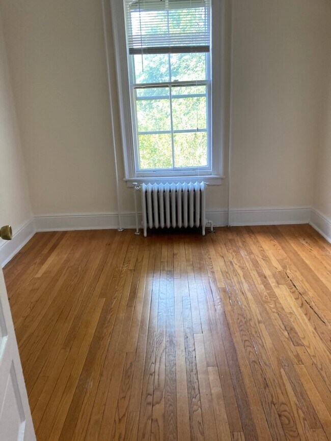 Foto del edificio - 132 N Broadway