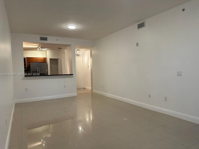 Foto del edificio - 652 NE 63rd St