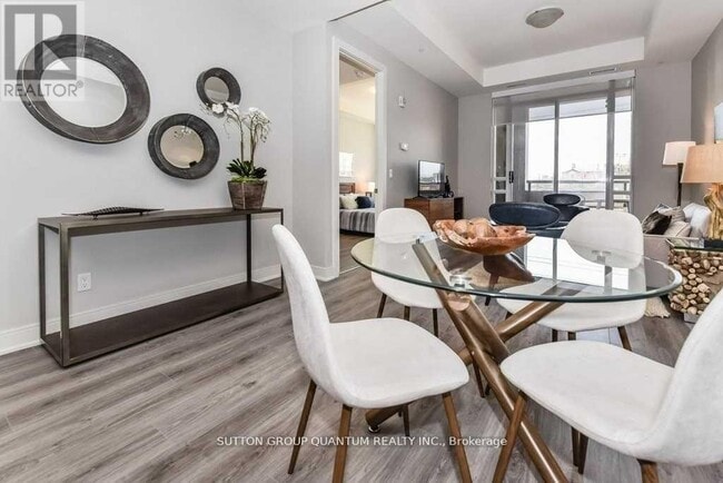 Building Photo - 150 Main St W