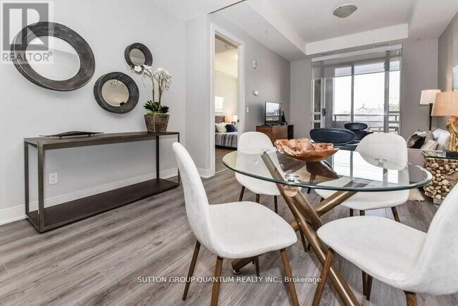 Photo du bâtiment - 150 Main St W