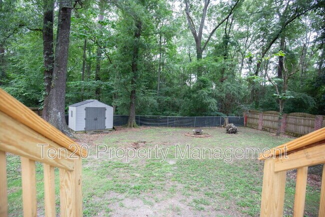 Foto del edificio - 4034 Savannah Dr