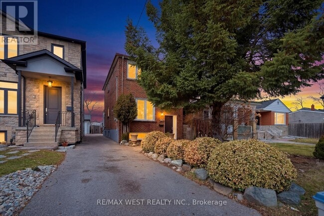 Building Photo - 6 Marshall Blvd