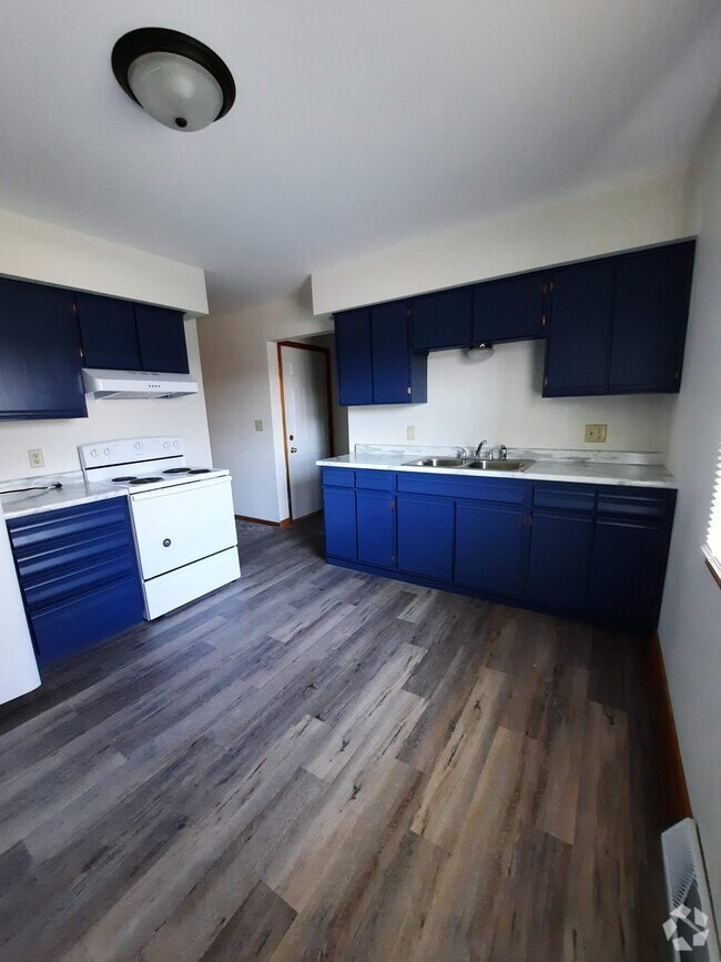 Building Photo - 3213 Pomona Dr