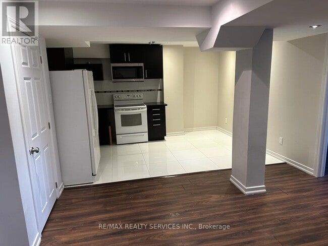 Building Photo - 339 Edenbrook Hill Dr
