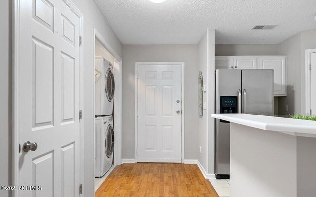 Building Photo - 5004 Hunters Trail