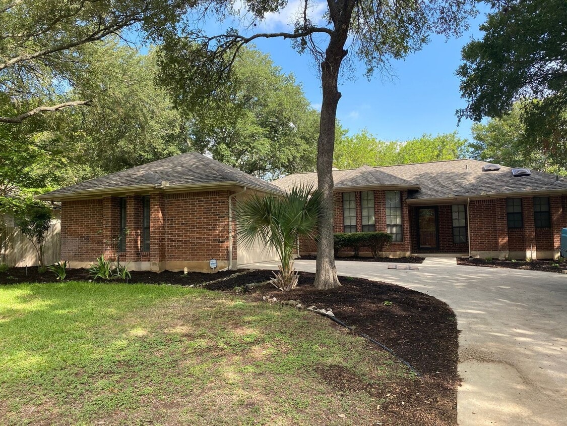 Primary Photo - Welcome home to 117 Richardson!
