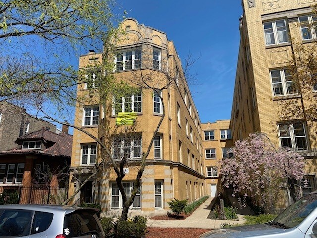Primary Photo - 3028 W Palmer Square