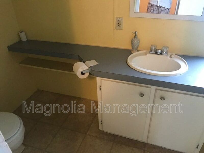 Building Photo - 623 Dr Parrott Rd