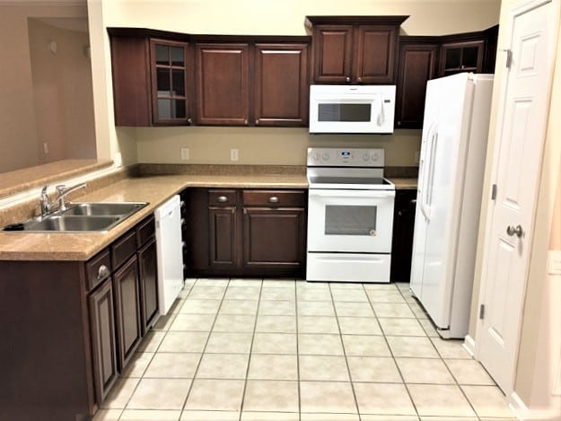 Building Photo - 307 Pebble Dr