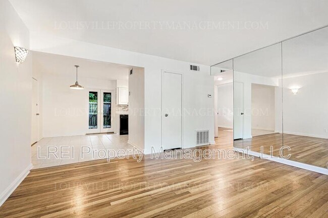 Building Photo - 4105 Stoneview Dr