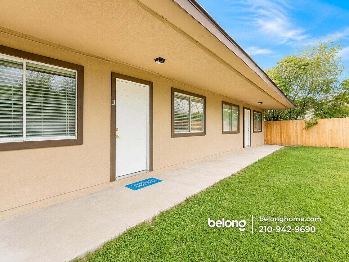 Building Photo - 522 Altitude Dr