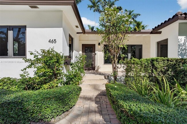 Foto del edificio - 465 NE 52nd St
