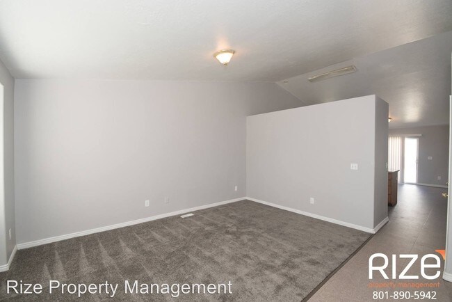 Building Photo - 6 br, 3 bath House - 1762 Irie Lane