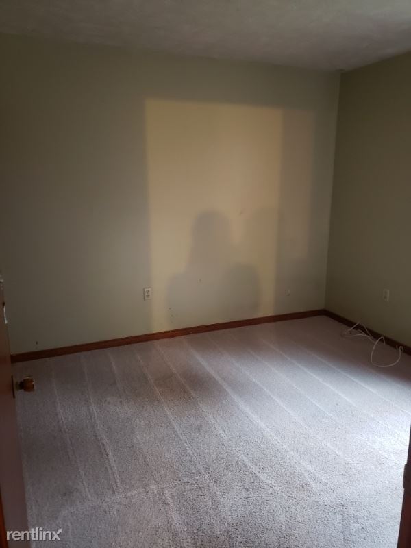 Building Photo - 3 br, 1.5 bath Townhome - 452 woodpost drive