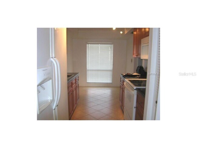 Building Photo - 2900 Cove Cay Dr