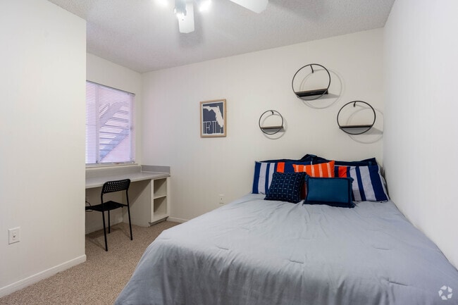 4 BR, 2 BA - 1,225SF - University Commons