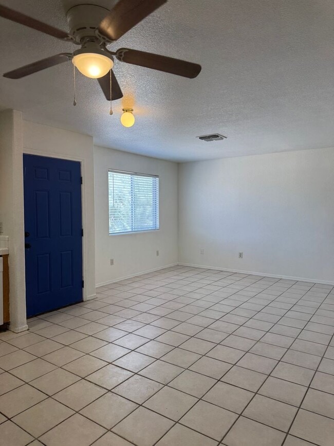 Building Photo - Cozy Updated 3-Bedroom Home Near River Acc...
