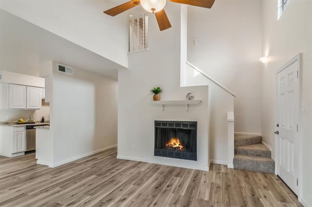 Foto del edificio - 352 W Harwood Rd