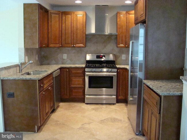 Building Photo - 7416 Sportsman Dr