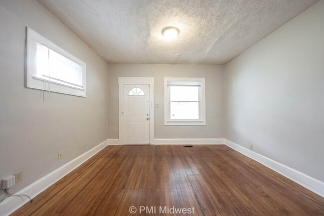 Building Photo - 411 W 40th St