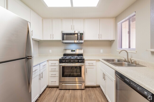 1BR, 1BA - Sutter Ridge