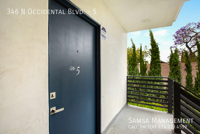 Building Photo - Cozy Studio/1ba Unit in Silverlake with Ba...