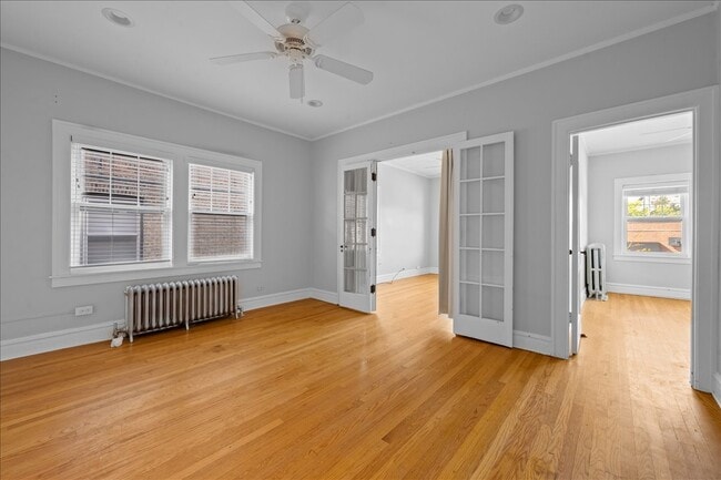 Building Photo - 911 Green Bay Rd