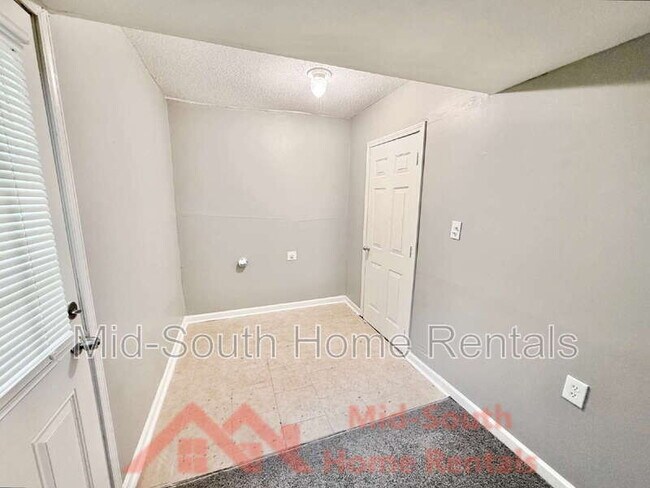 Building Photo - 5286 Braden Dr