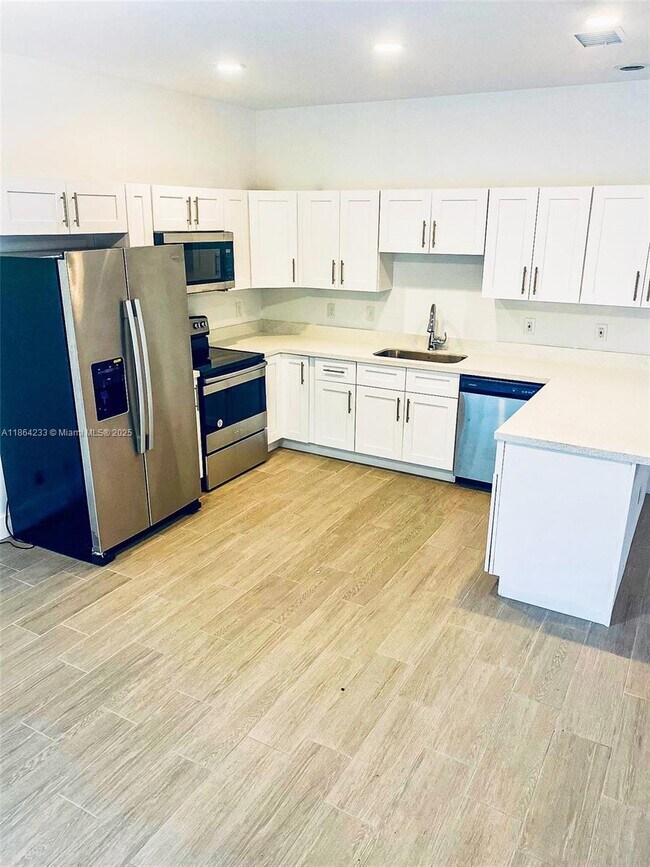 Foto del edificio - 2208 SW 3rd Ave