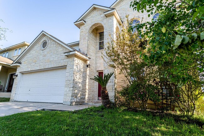 Foto del edificio - Gorgeous 4-Bedroom Single Family Home Just...