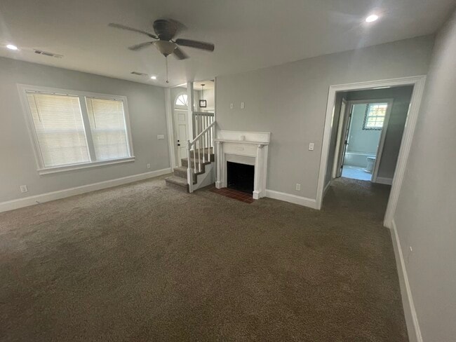 Photo - 1033 Whitworth St House