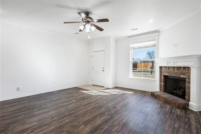 Building Photo - 12459 Bethel Oaks Dr