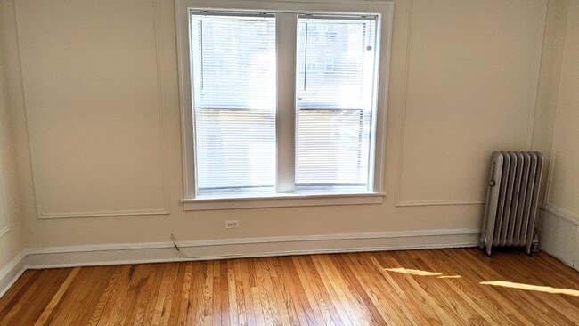 Dining room - 710 Seward St