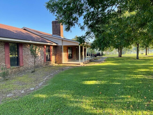 Foto del edificio - !!$500 off First months Rent!! Private 1-A...