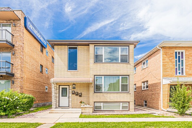 Building Photo - 8252 W 95th St