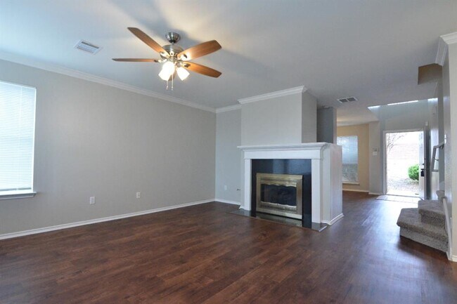 Foto del edificio - 901 Markham Ln