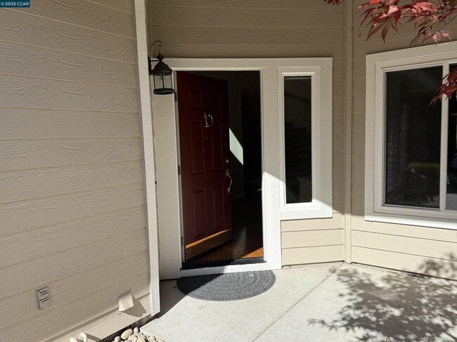 Building Photo - 600 Bourne Ct