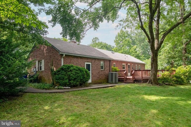 Building Photo - 5708 Dawes Ave