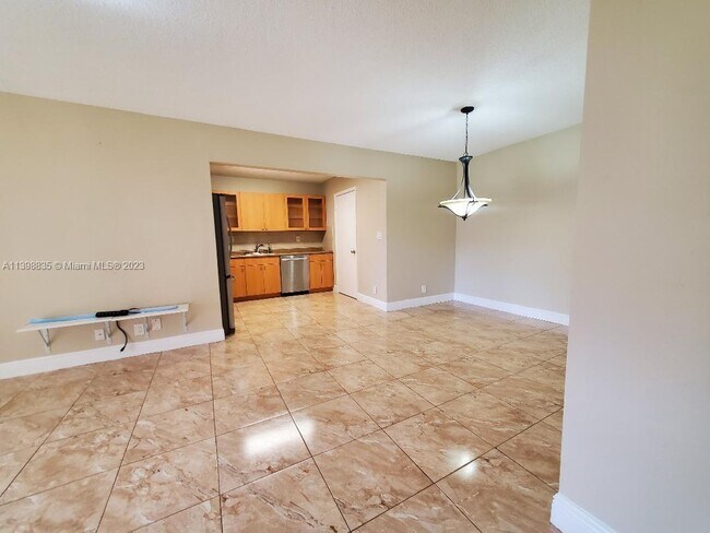 Building Photo - 12821 SW 43rd Dr