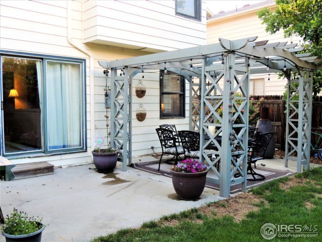 Building Photo - Spacious 3 bed, 3 bath in NW Longmont!