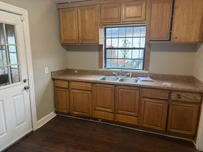 Foto del edificio - 2027 36th Ave N