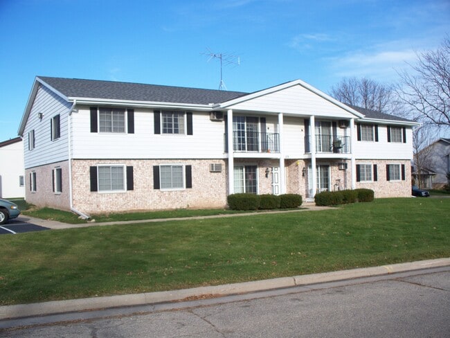 Building Photo - 123 E Lake Park Pl