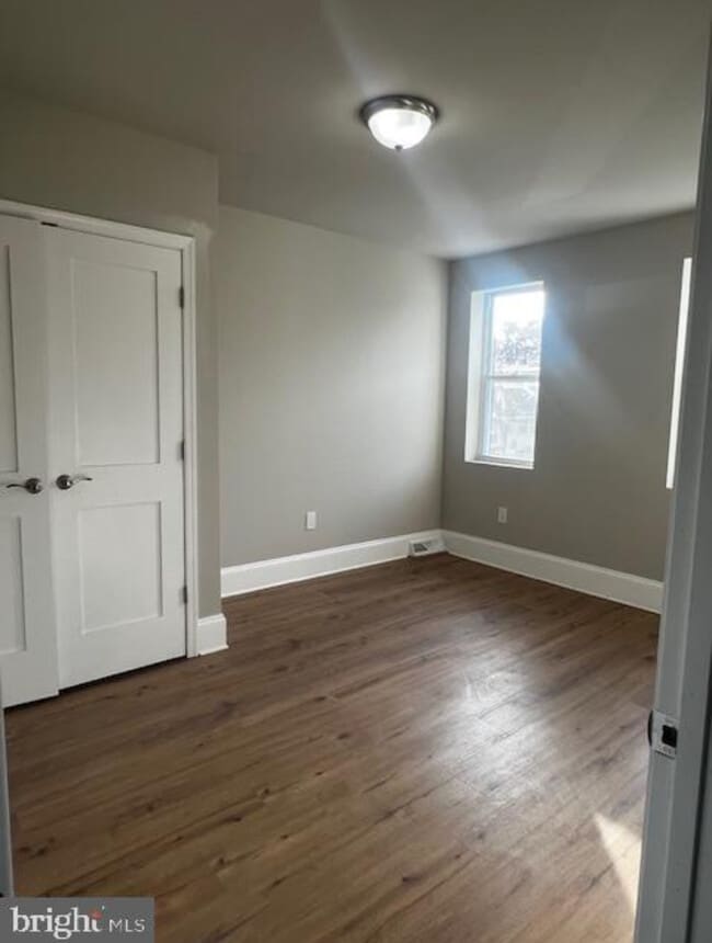 Foto del edificio - 607 E 19th St