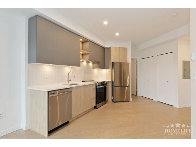 Building Photo - Charming 1 Bedroom + Den Condo in the Heart of Langley City