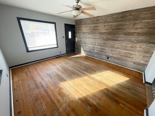 Foto del edificio - 2527 Georgetown Rd