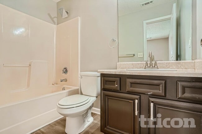 Building Photo - 106 White Creek Loop