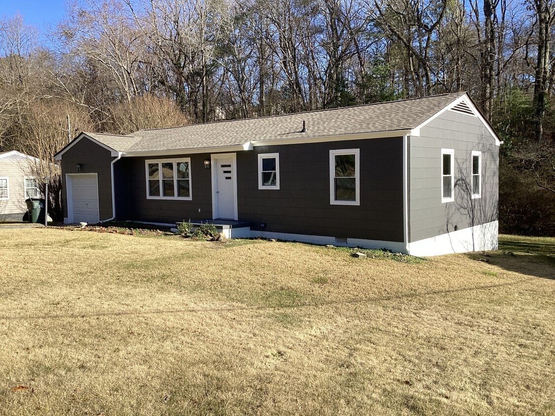 Cute Red Bank House - Cute Red Bank House