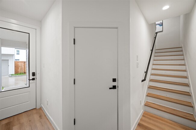 Foto del edificio - 6742 Peerless St